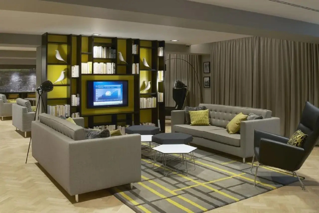 Lobby & Reception