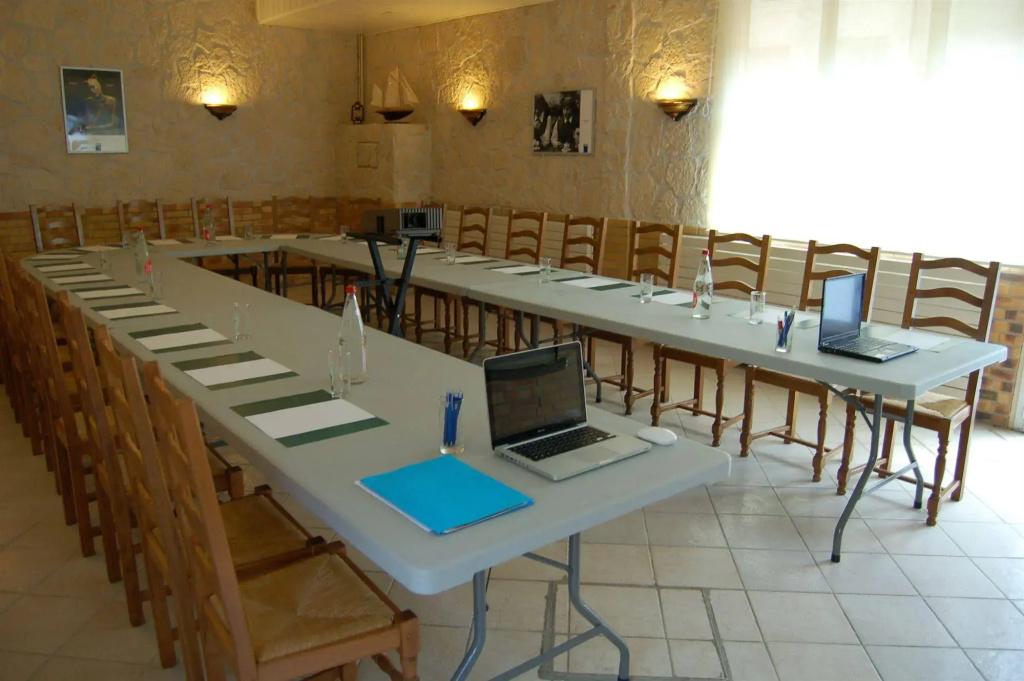 Hotel Des Couronnes Chateaudun - Général