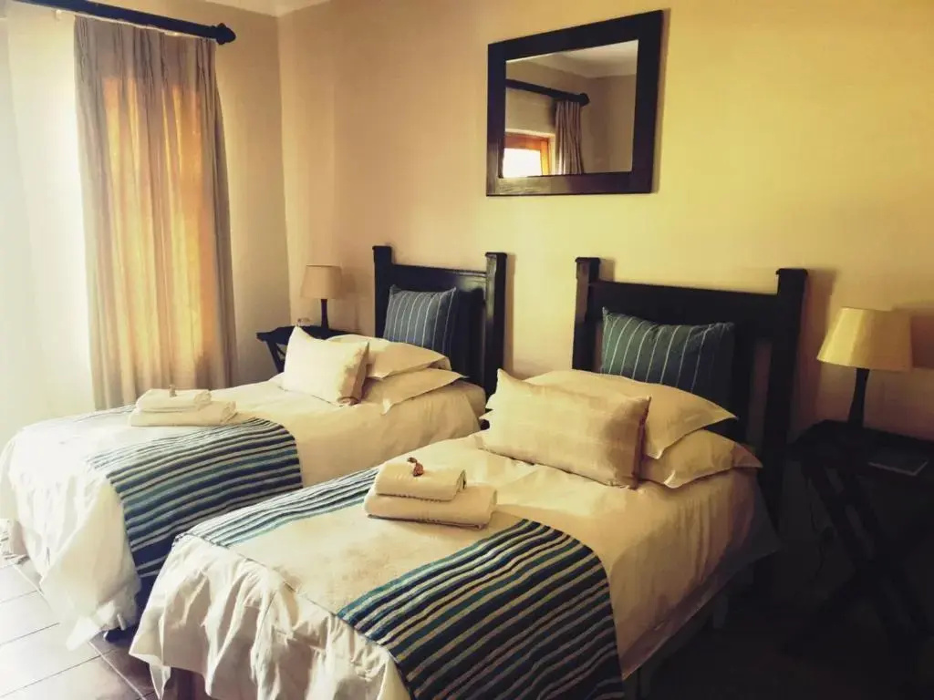 Standard Double room with garden view (full double bed)
