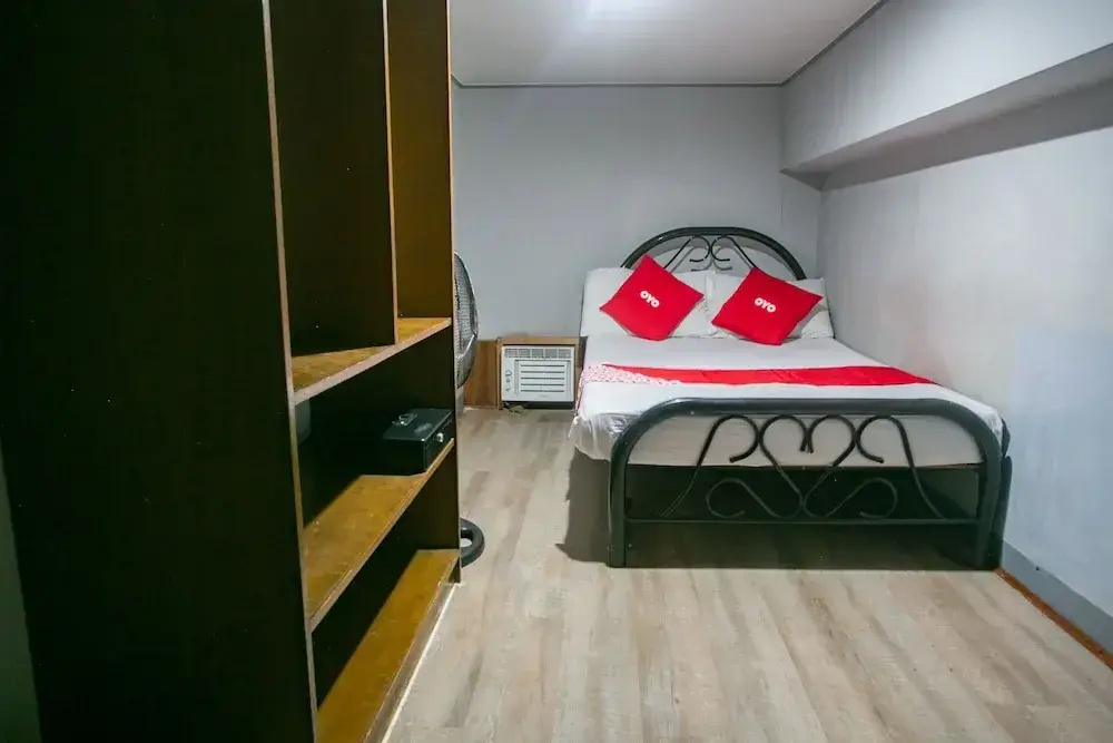 Economy room