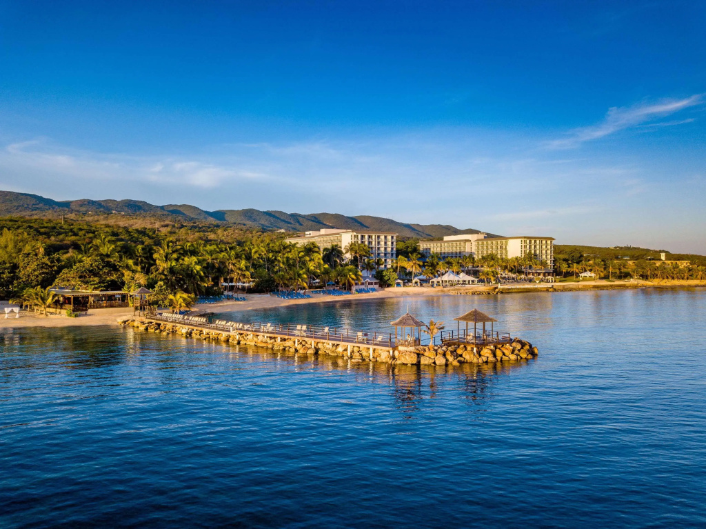 Beach & Waterfront