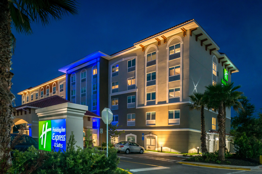 Holiday Inn Express & Suites St. Petersburg - Madeira Beach by IHG