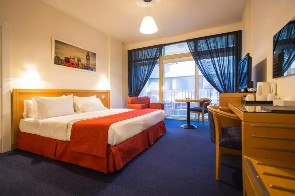 Classic Double room (full double bed)