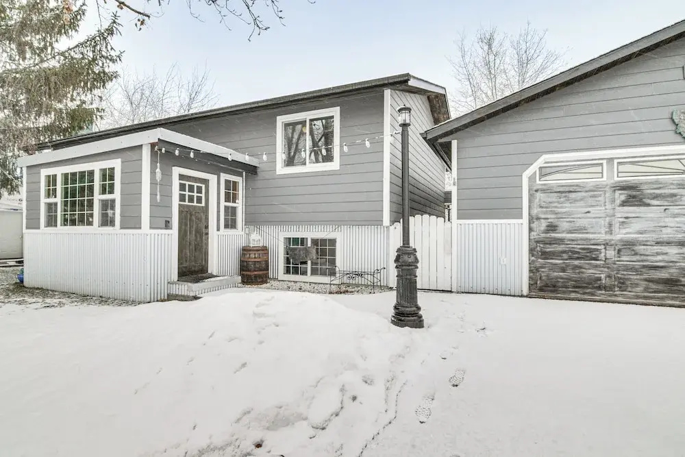 11 Mi to Bozeman: Family Home w/ Movie Room!