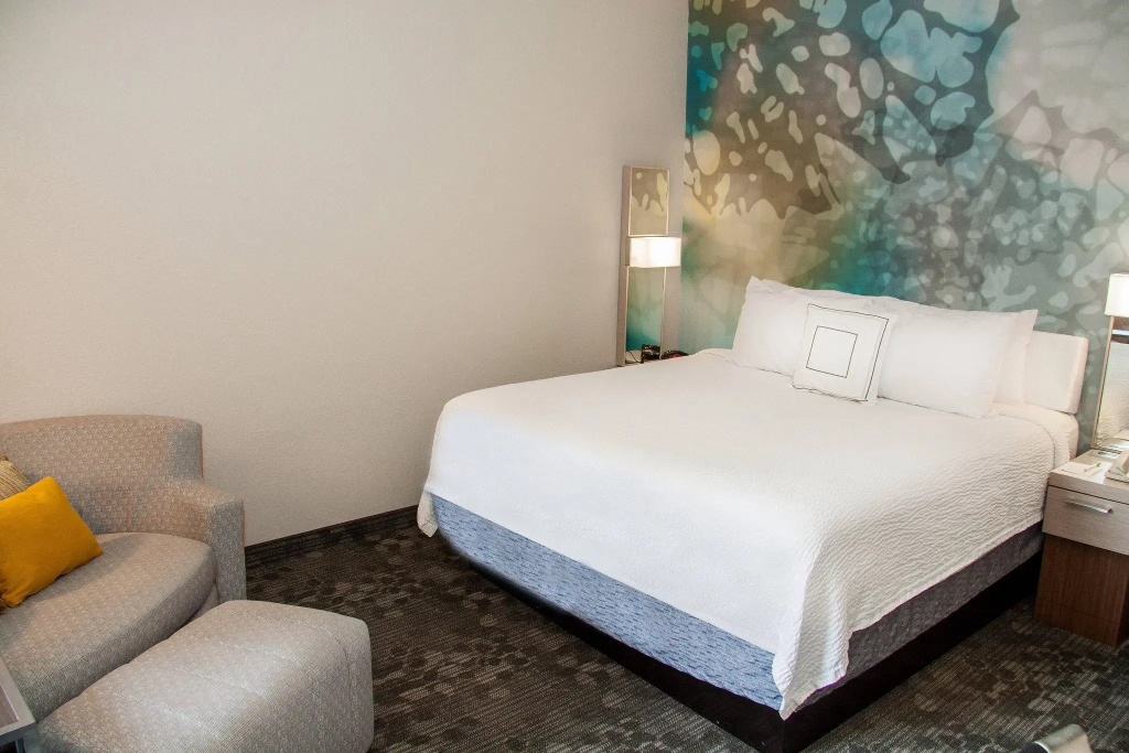 Double room with balcony (full double bed)
