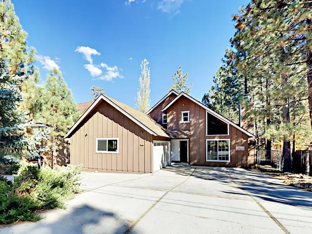 3br W/ Hot Tub & Game Room 3 Bedroom Home