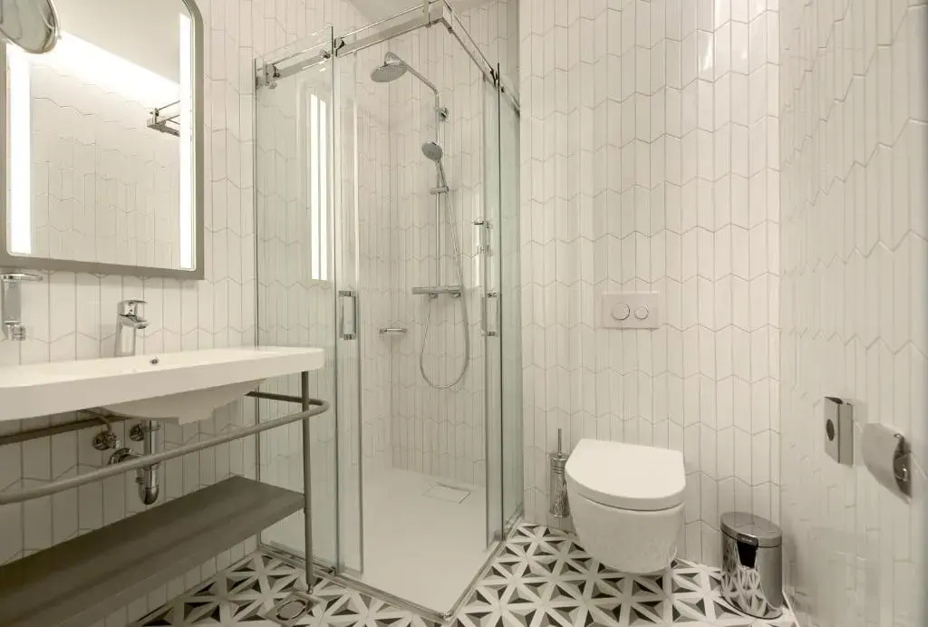 Classic Double room (full double bed)