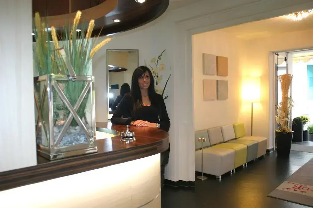 Lobby & Reception