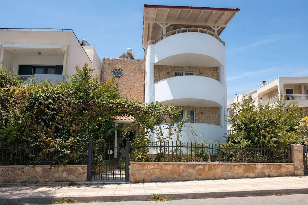 Love Studio - Sitia Cozy Stay w Balcony in Crete
