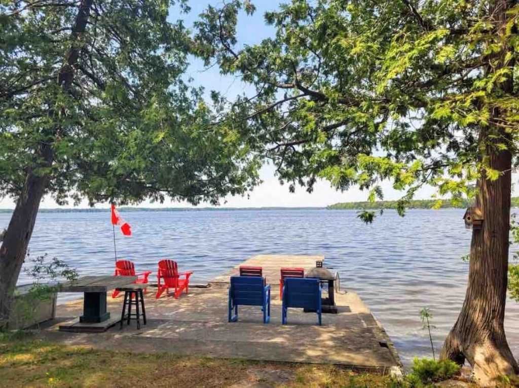 Rustic Pines Waterfront Cottage Clear Water