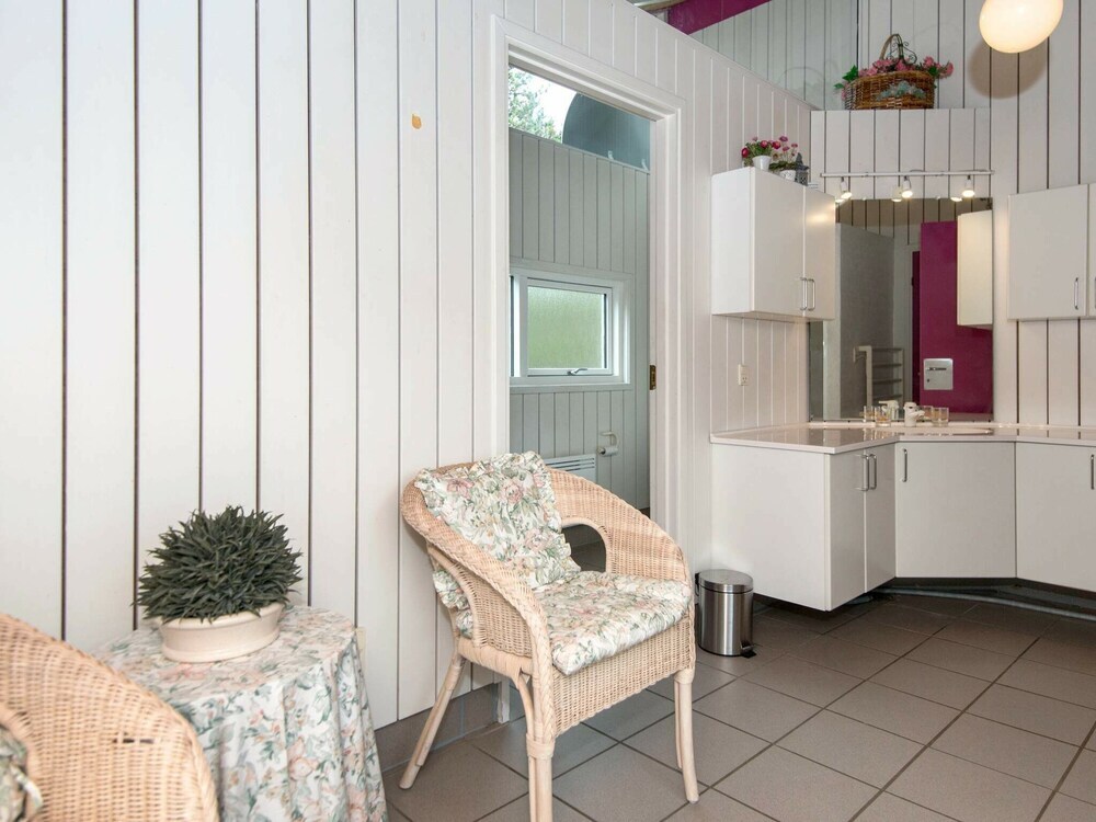 Отель 8 Person Holiday Home in Glesborg, фото 5