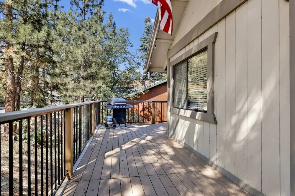 2102- The Drowsy Den 2 Bedroom Home by Redawning