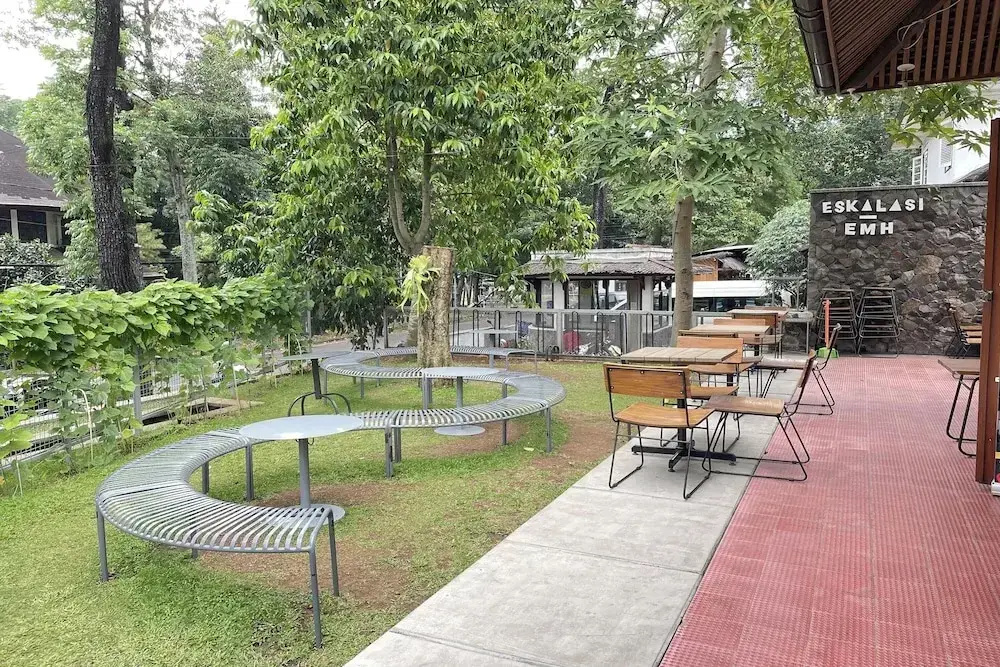 Emaki Bumi Singgah