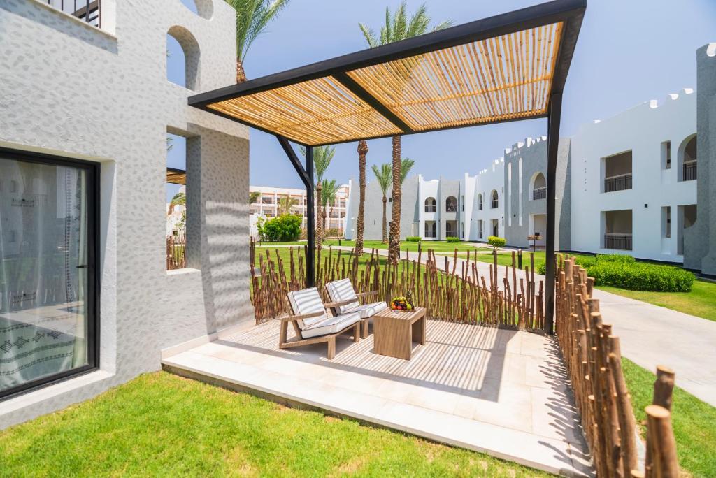 Полулюкс Garden в SUNRISE Tucana Resort