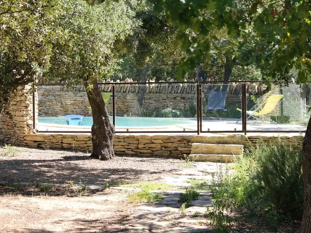 Villa With 3 Bedrooms in Gordes, With Wonderful Mountain View, Private