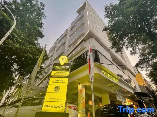 MaxOneHotels @ Premier Melawai