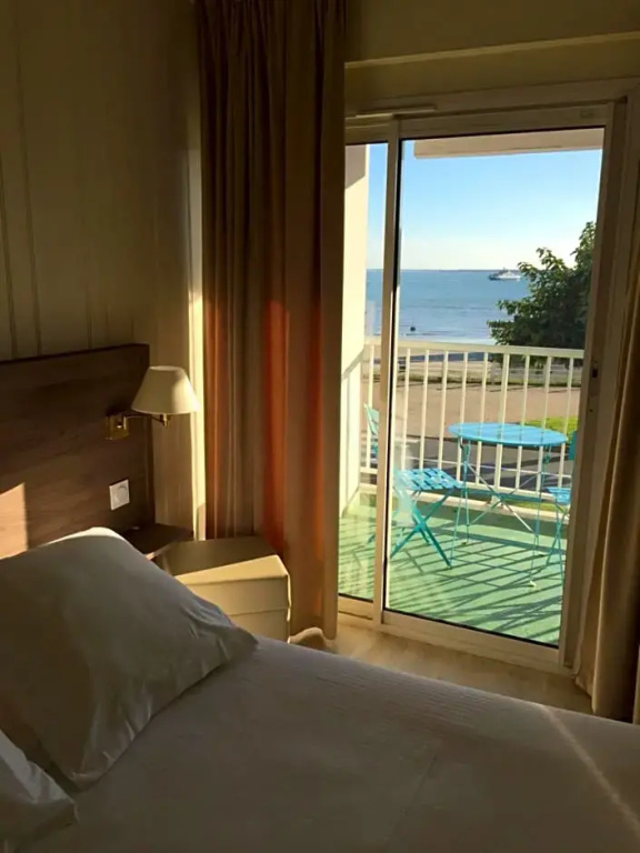 Standard Double room with balcony and with partial sea view (full double bed)