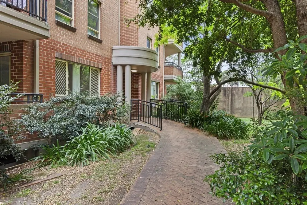 Bright Marrickville Flat With Balcony & Parking