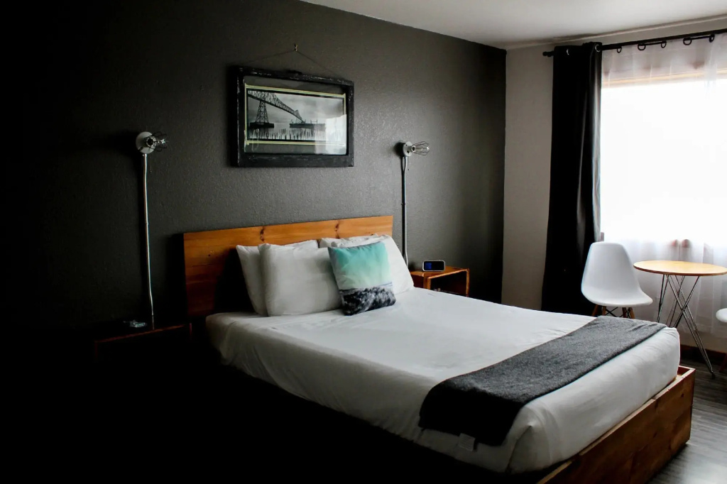 Adrift Hotel - Général