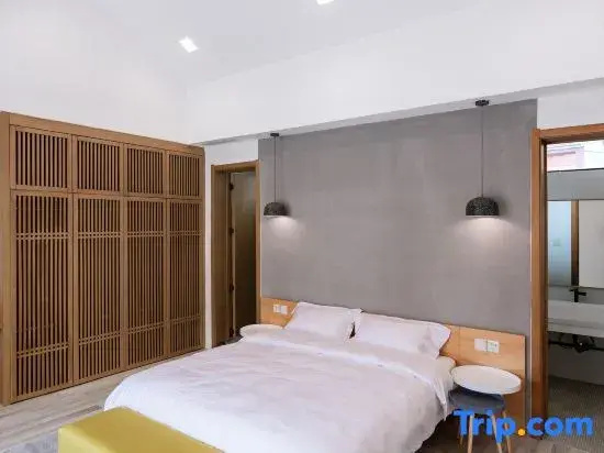 Bed in Dorm (full double bed)
