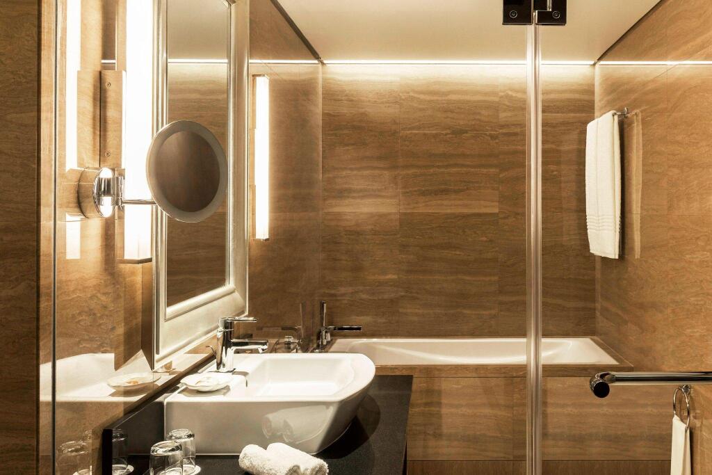 Sheraton Dubai Creek Hotel & Towers