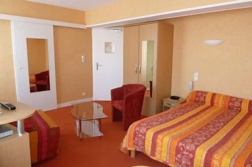 Logis Hotel Restaurant Du Commerce - Chambres