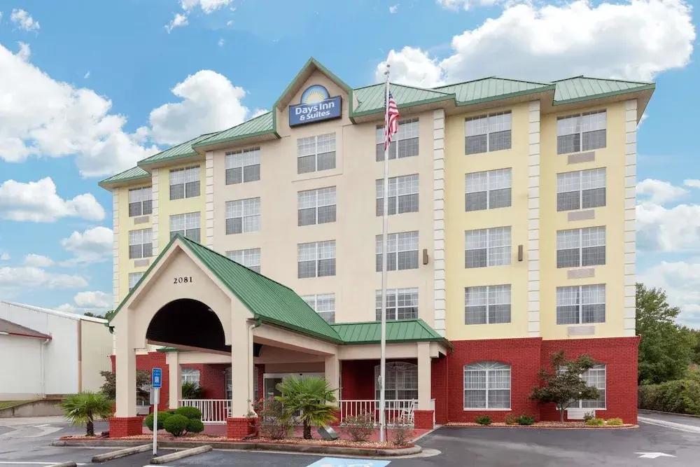 Days Inn & Suites Tucker/Northlake