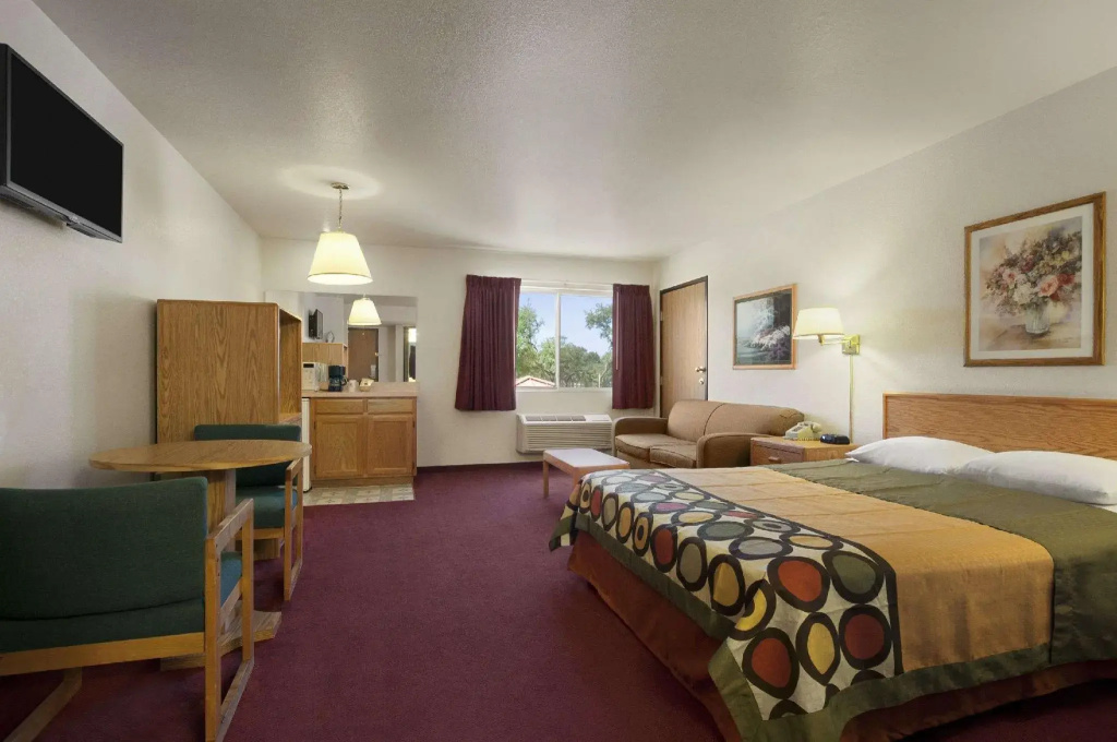 Mobility/Hearing Accessible Double room (full double bed)