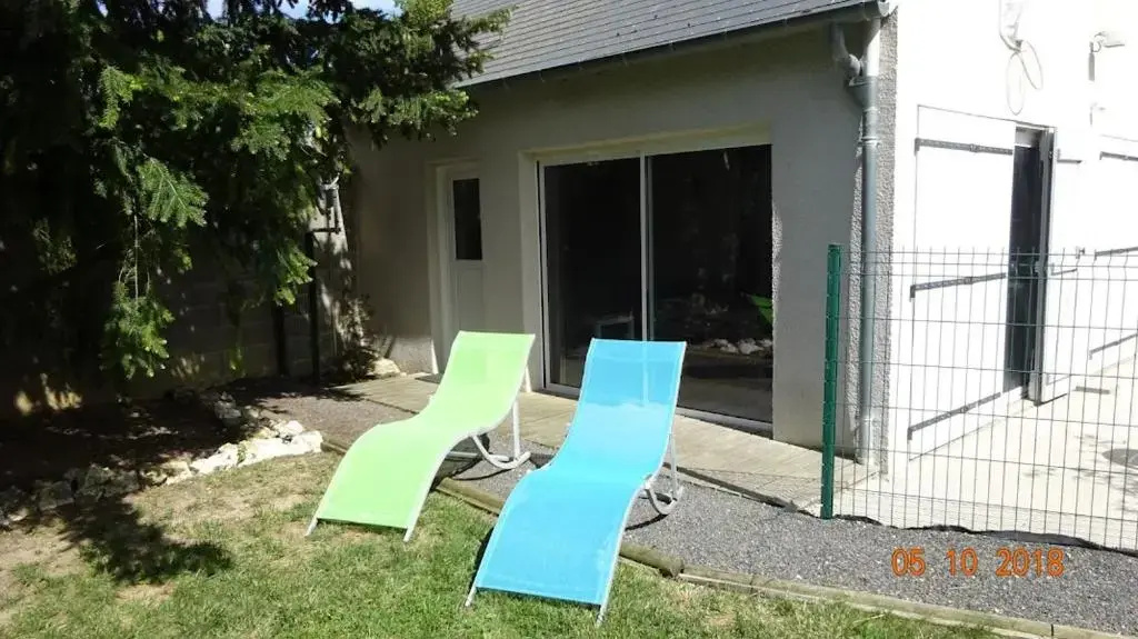 MAISON DE VILLE Avec jardin et Parking