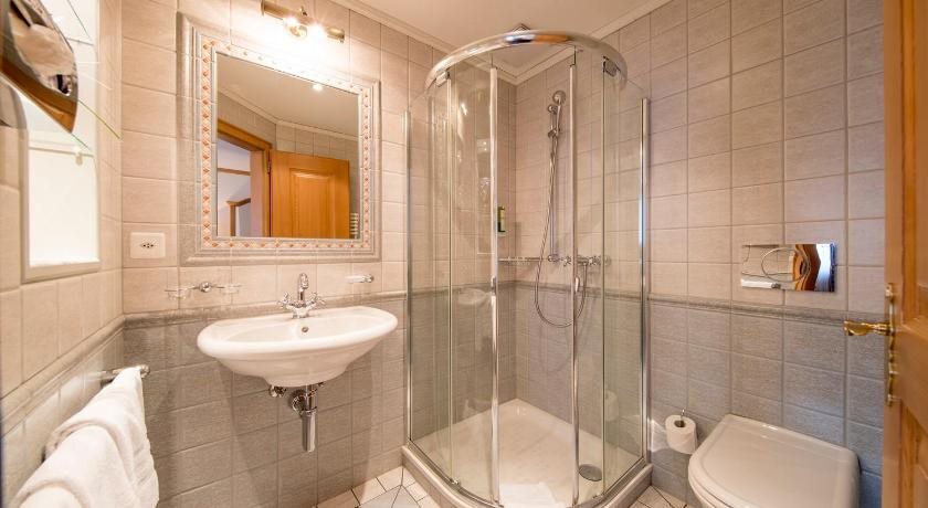 Hotel Alpbach by null