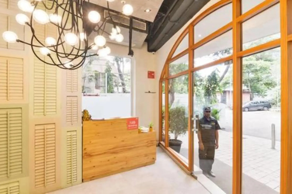 Lobby & Reception