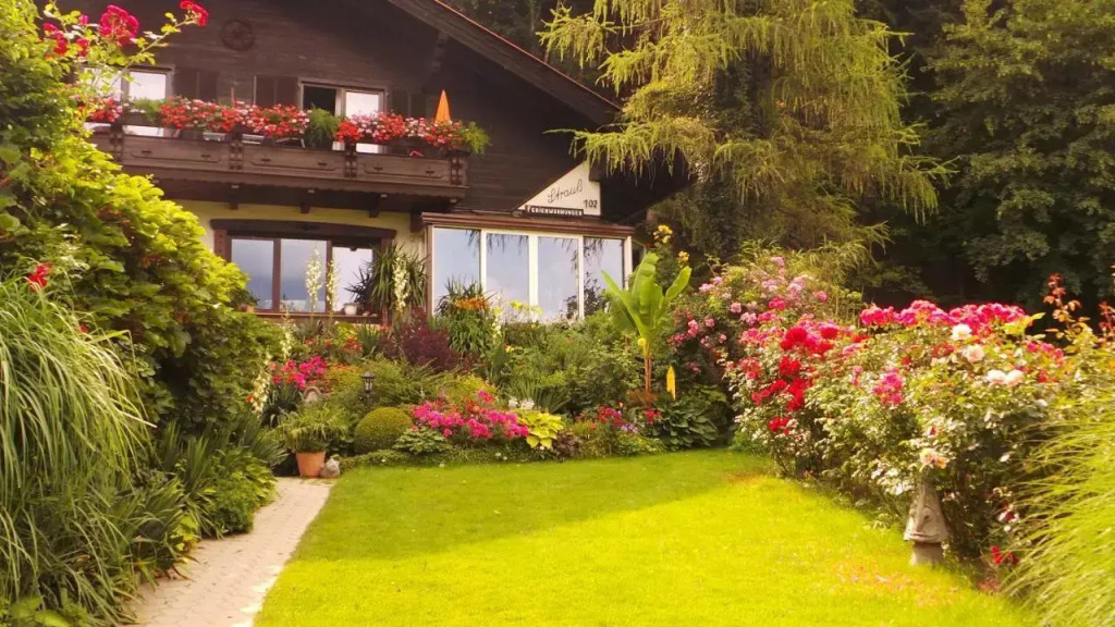 Blumenpension Strauss - Ferienwohnungen