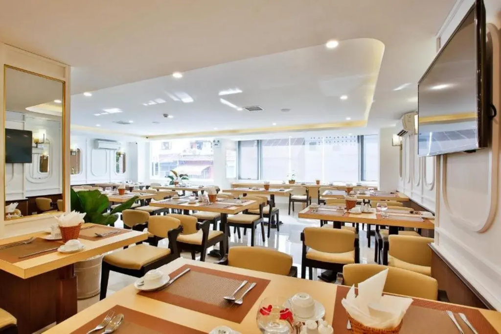Food & Beverage