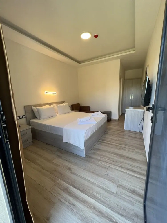 Economy room