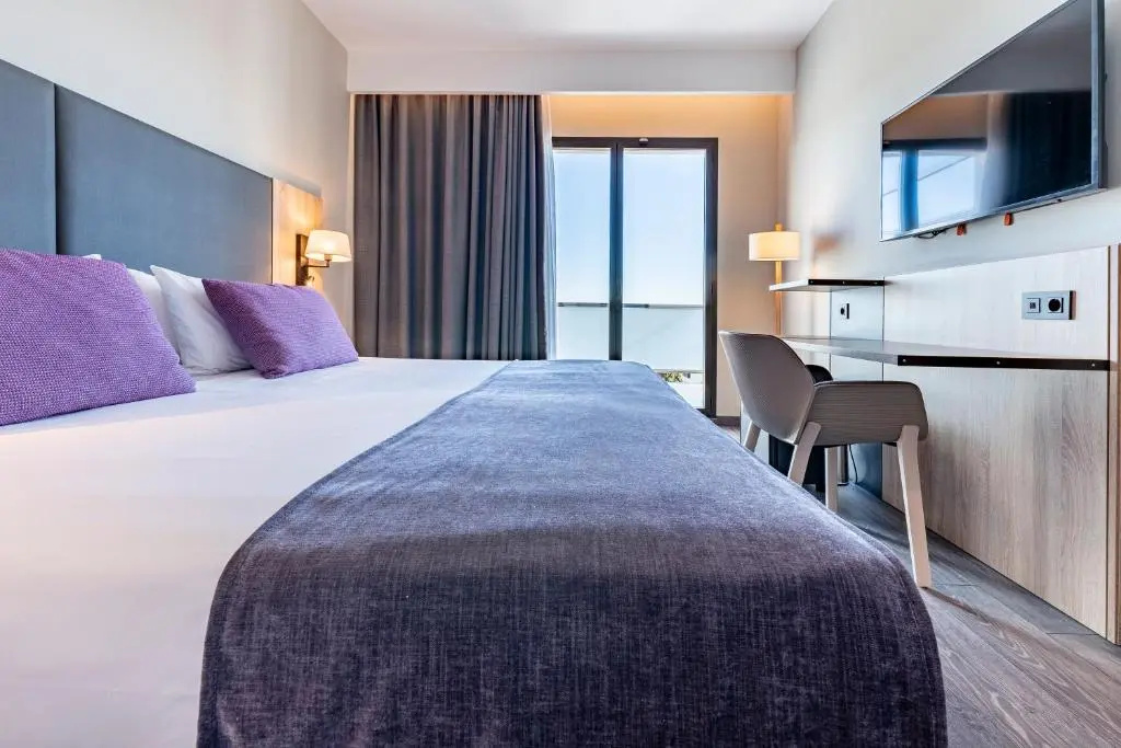 Standard Double room with sea view (full double bed)