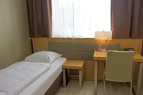 Standard Single room (single bed)