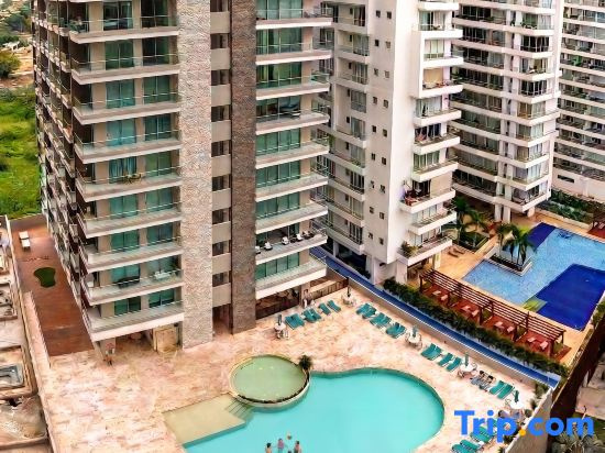 13th Floor · Mountain & Sea View · Pool · 2 min to Beach