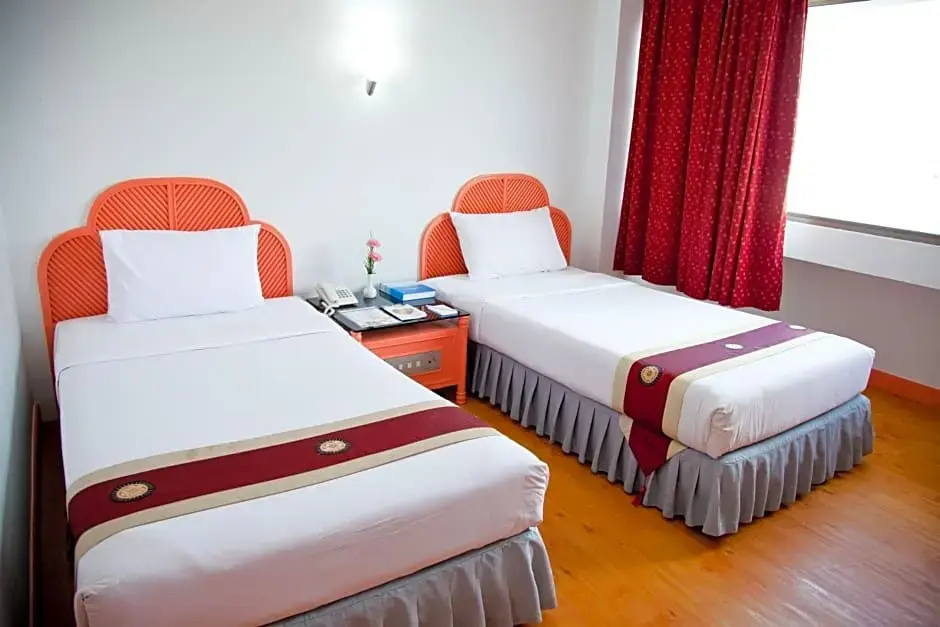Thumrin Hotel - Chambres