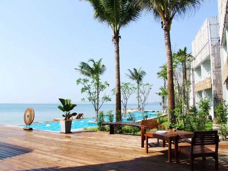 Beach & Waterfront