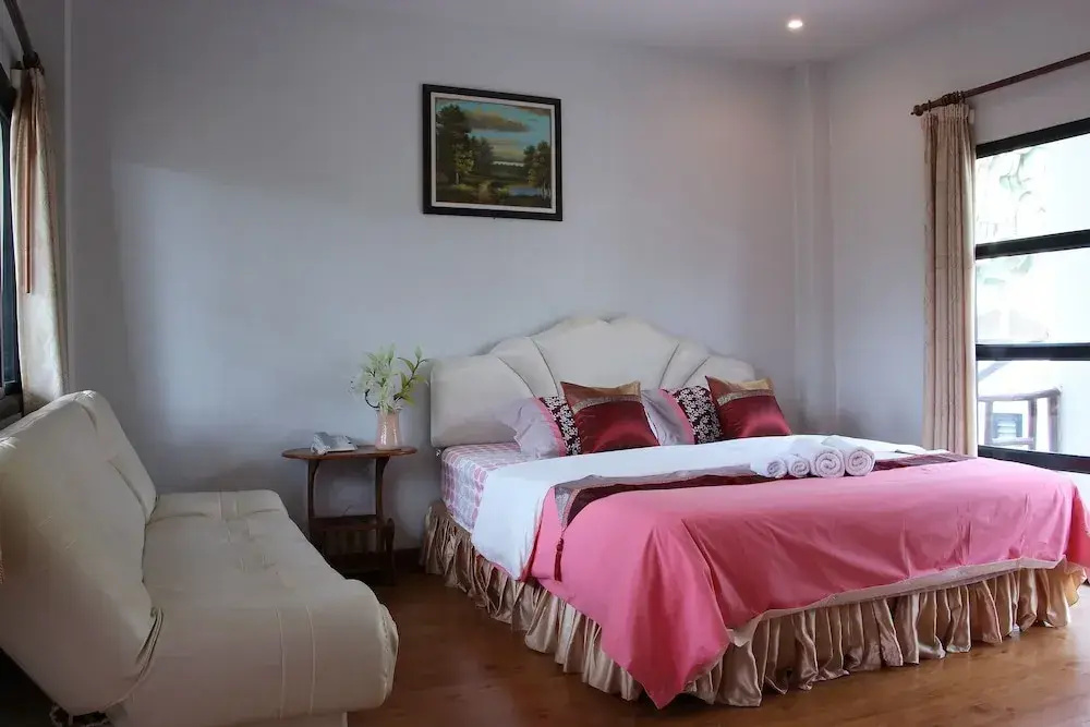 2 Bedrooms Executive Cottage with balcony