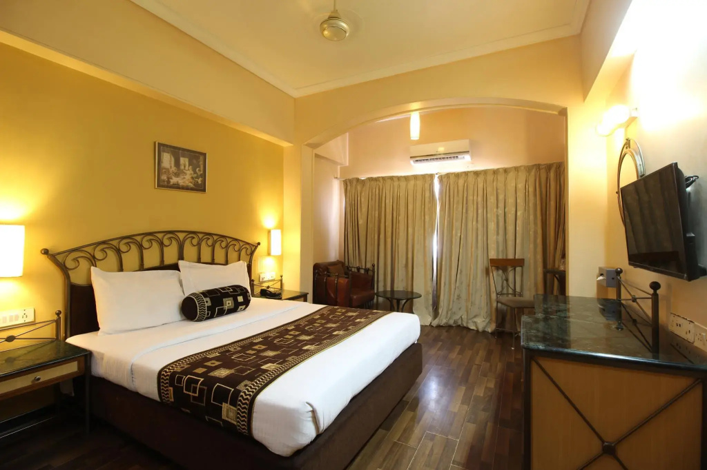 Deluxe Double room (full double bed)