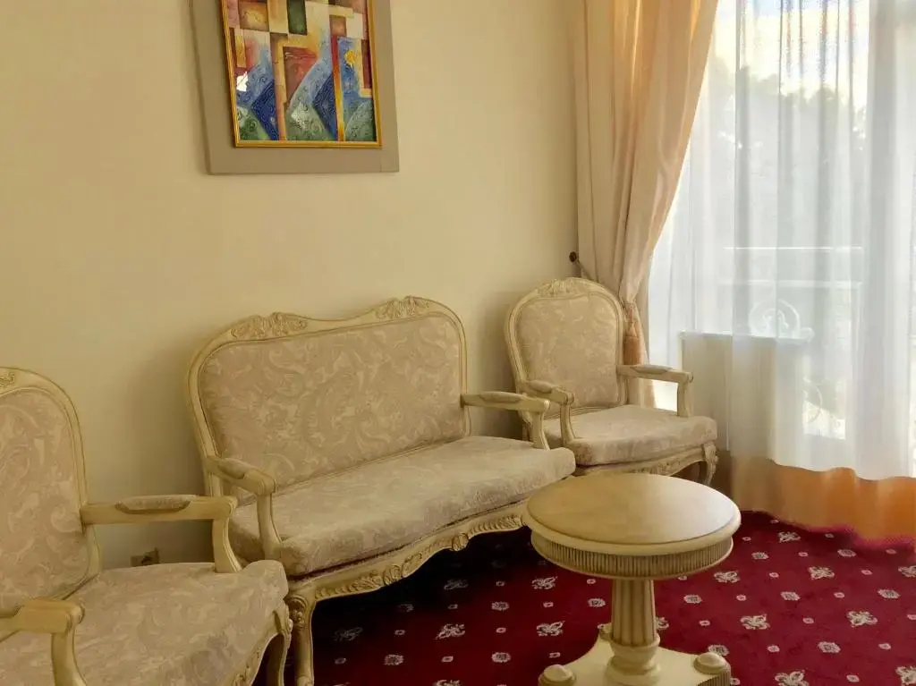 Double Suite full double bed