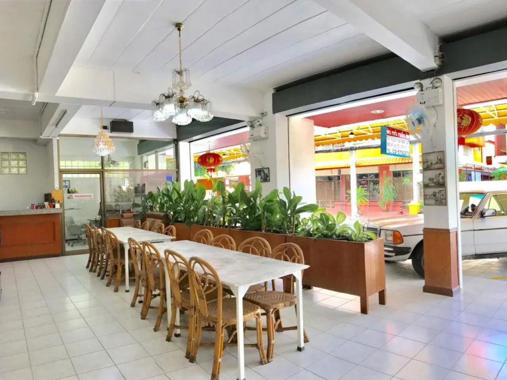 Food & Beverage