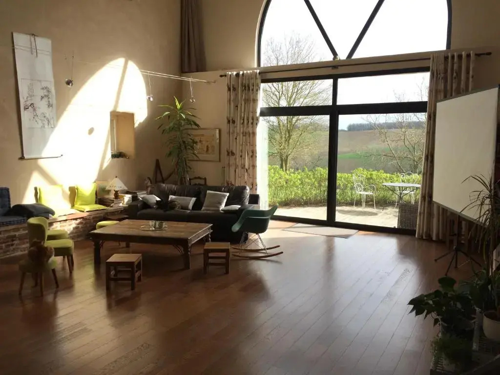 5 Bedrooms Cottage