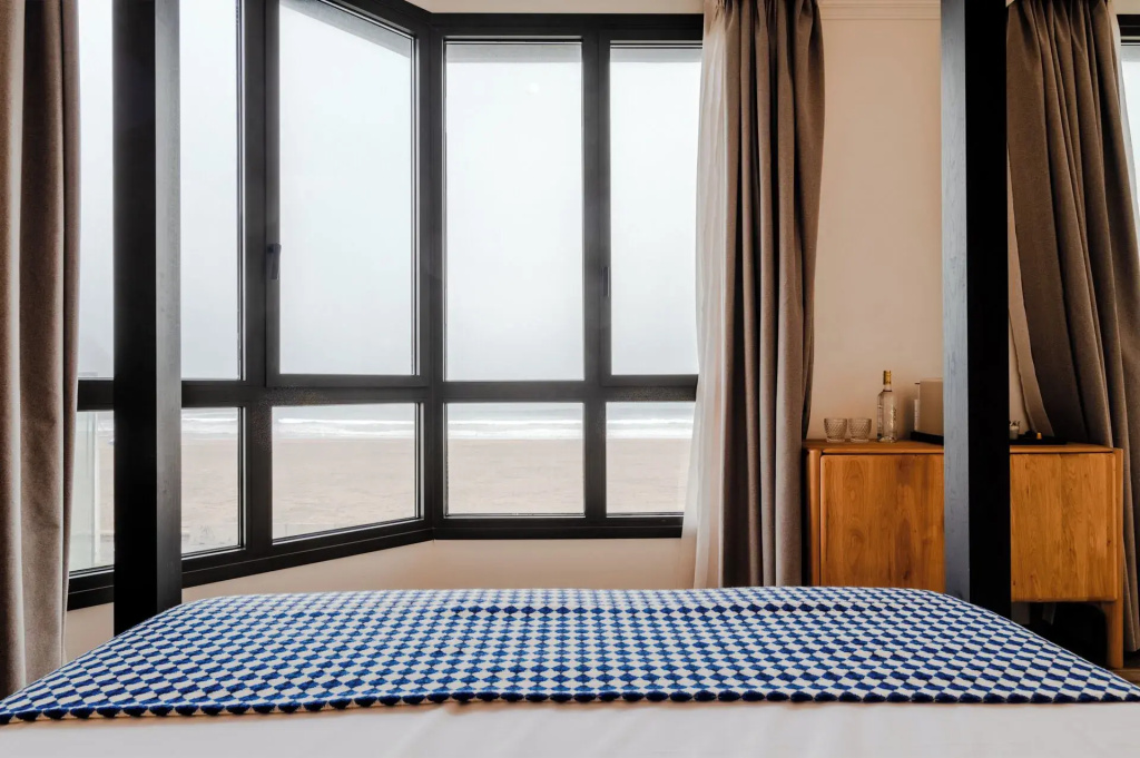 Deluxe Double room with sea view (full double bed)