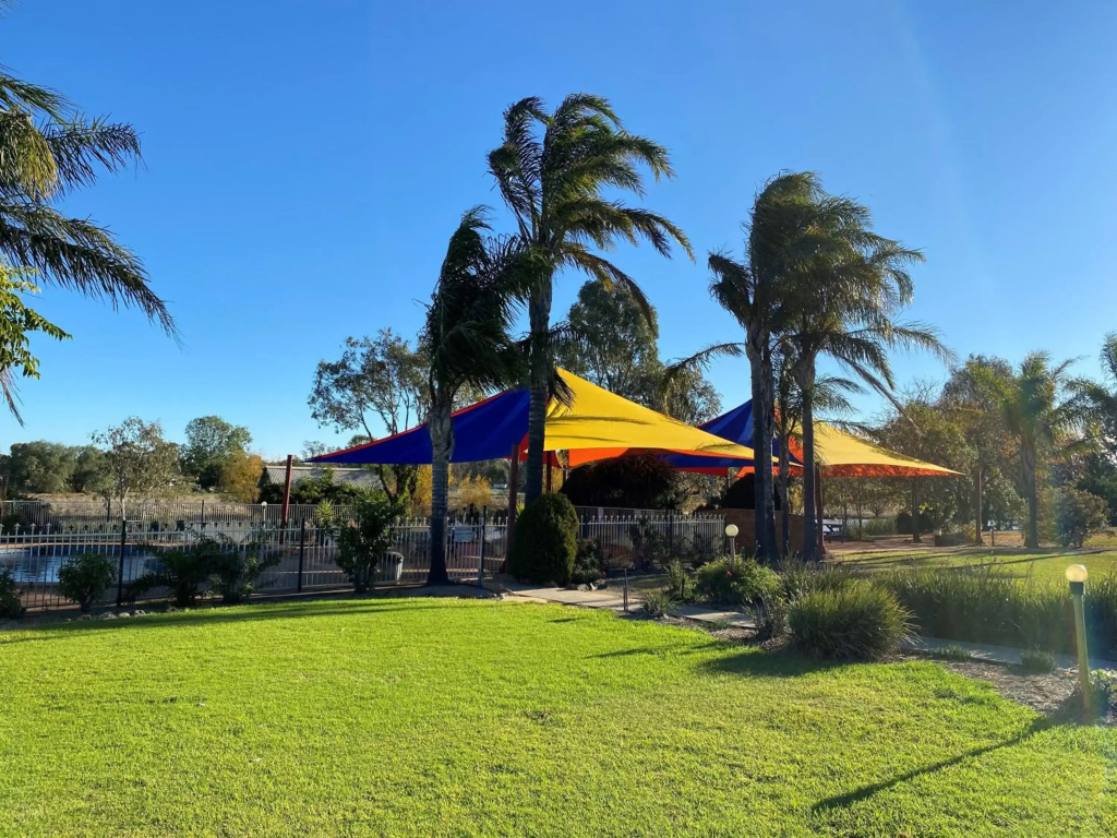 Paradise Lakes Motel