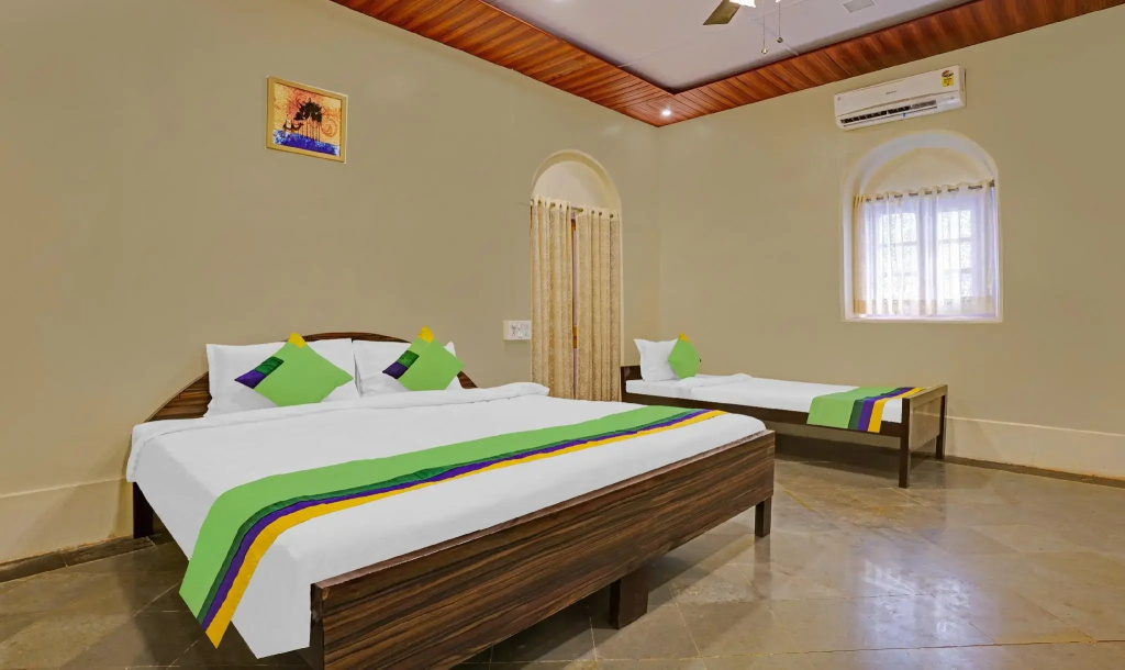 Premium Double room (full double bed)