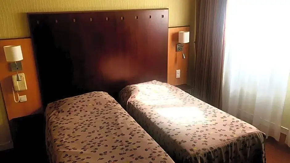Logis Le Cheval Blanc et Clovis - Chambres