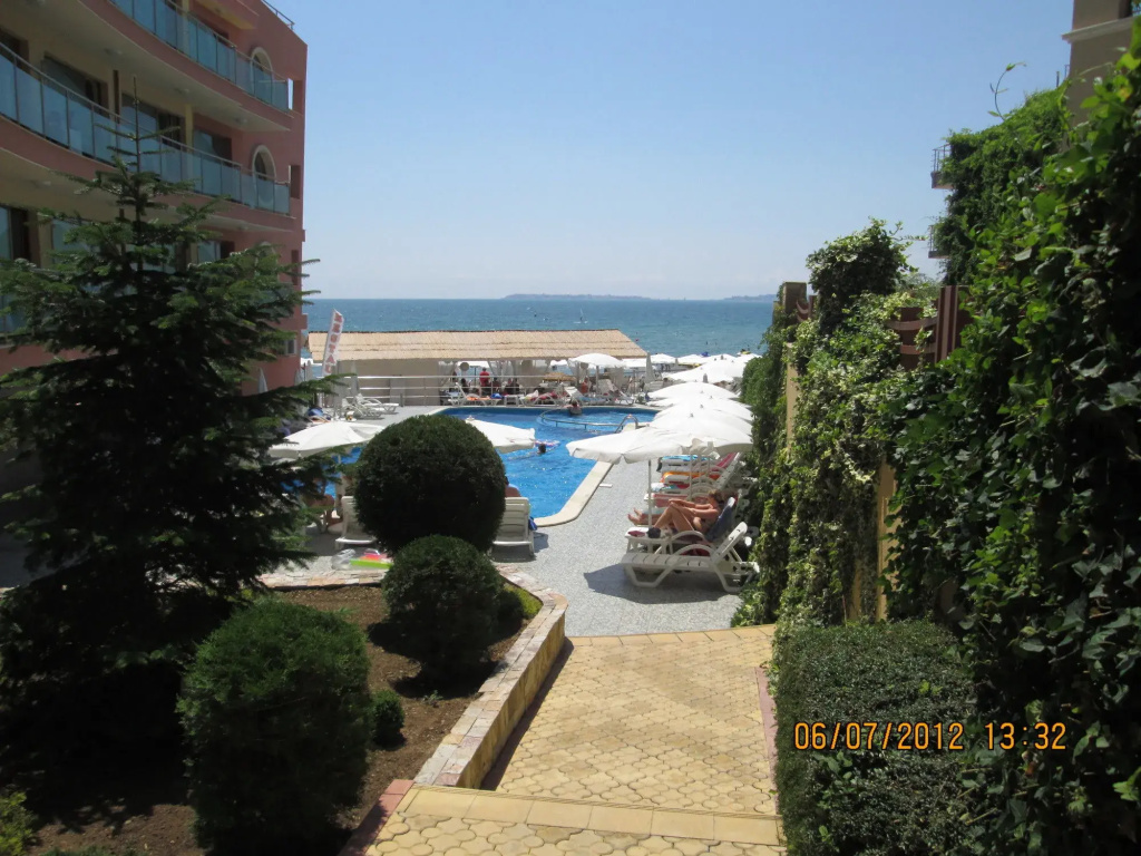 Beach & Waterfront