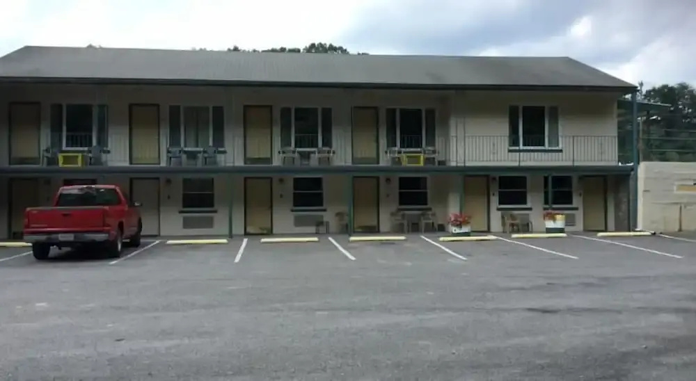 Mahoning Inn